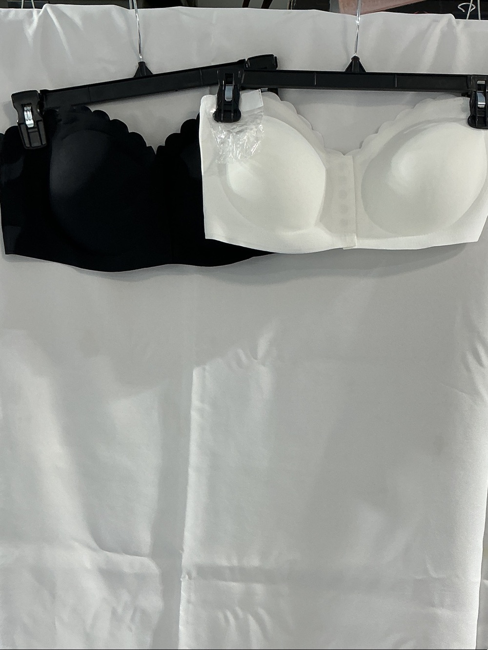 SHEIN Black & White Strapless Seamless Scallop Bandeau Duo